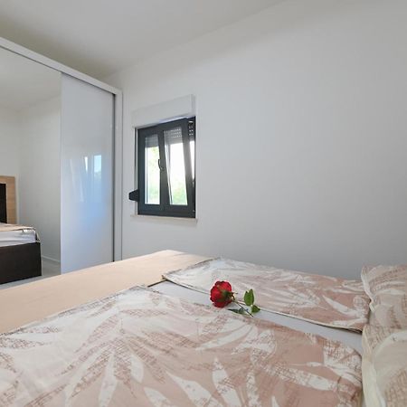 Villa Ami Kustići Стая снимка